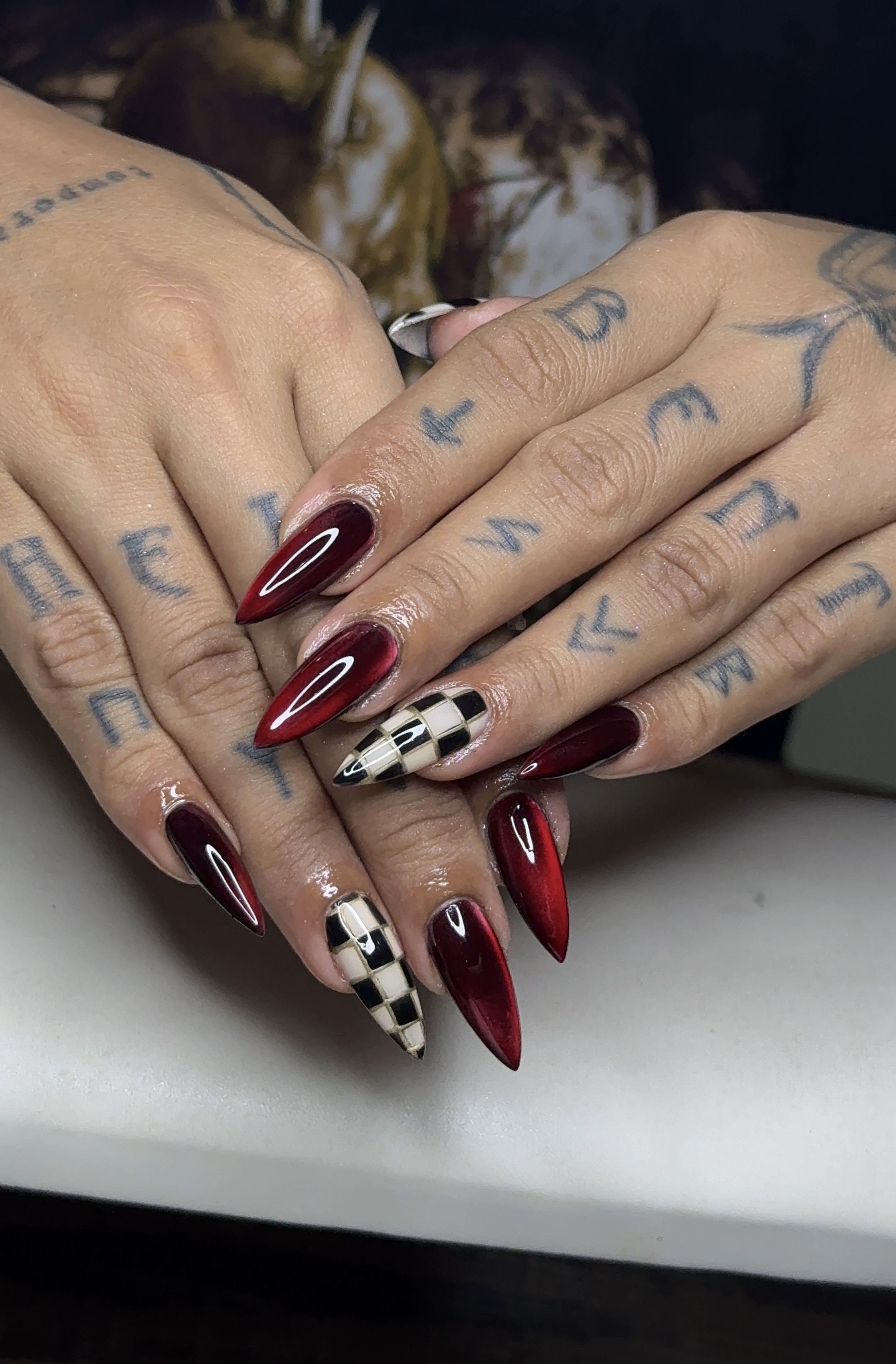 Graphic nail art