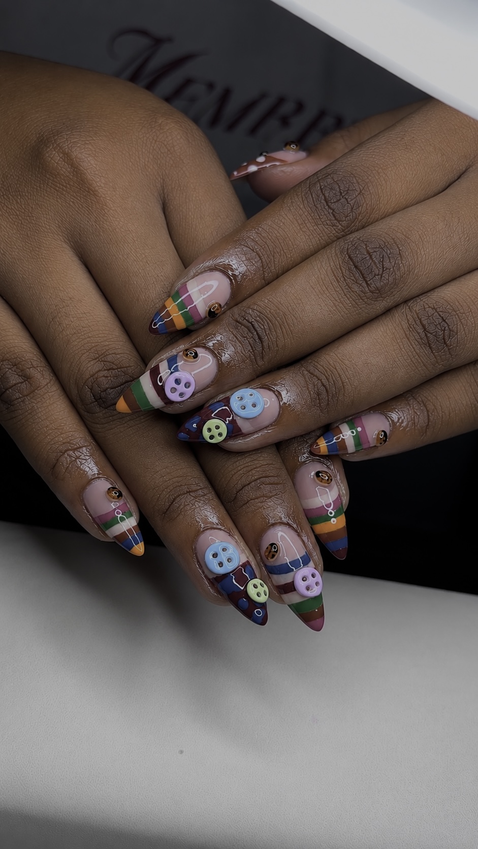 Graphic nail art